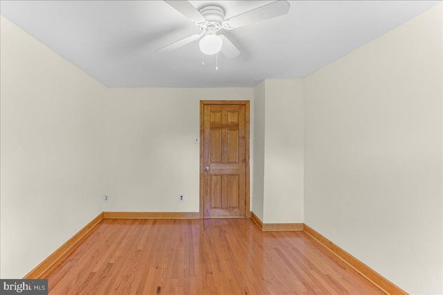 46 E KNOWLES AVE, Glenolden, PA 19036