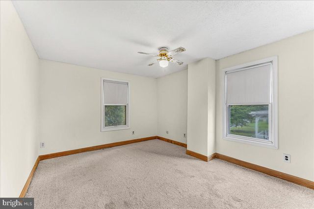 46 E KNOWLES AVE, Glenolden, PA 19036