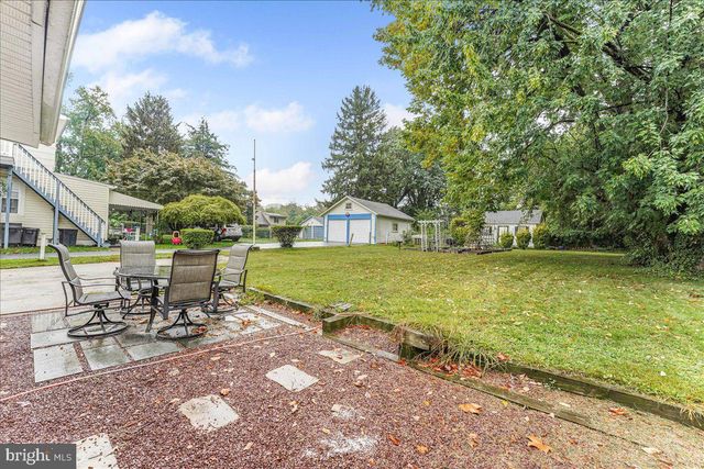 46 E KNOWLES AVE, Glenolden, PA 19036