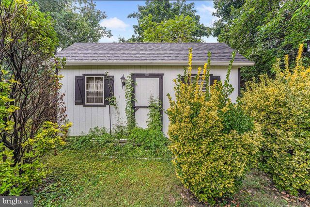 46 E KNOWLES AVE, Glenolden, PA 19036