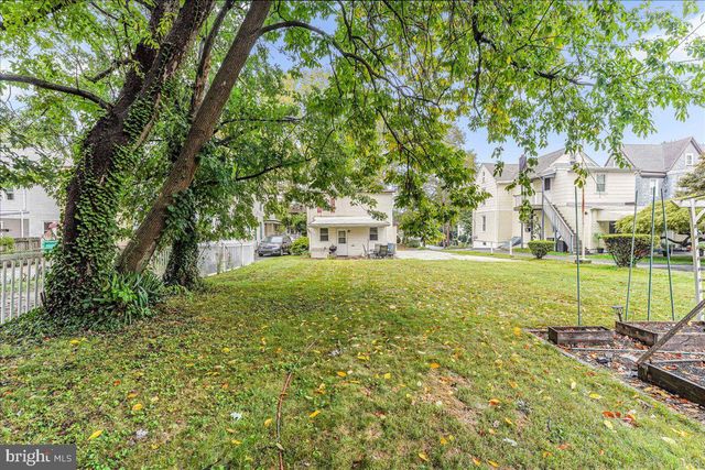 46 E KNOWLES AVE, Glenolden, PA 19036