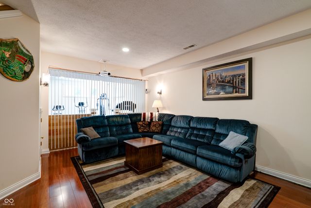 6750 Perrier Court, Indianapolis, IN 46278