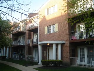607 Quincy Bridge Lane 302, Glenview, IL 60025