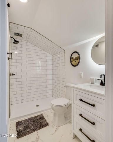 123 Hairetown Road, Jonesborough, TN 37659