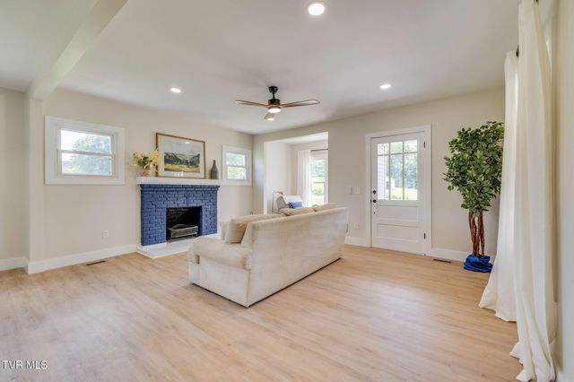 123 Hairetown Road, Jonesborough, TN 37659