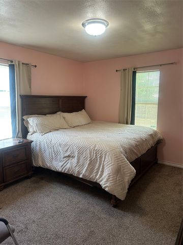 1711 Redwood Drive, Cleburne, TX 76033