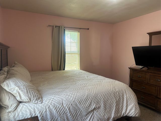 1711 Redwood Drive, Cleburne, TX 76033