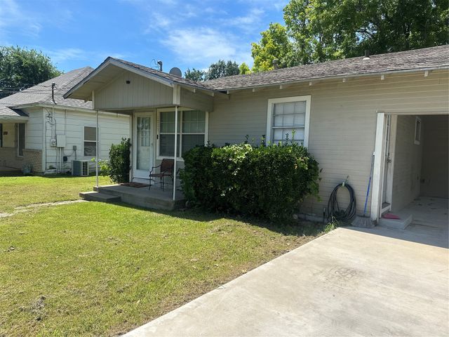 1711 Redwood Drive, Cleburne, TX 76033