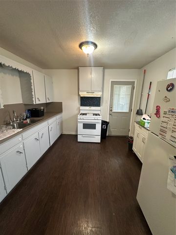 1711 Redwood Drive, Cleburne, TX 76033