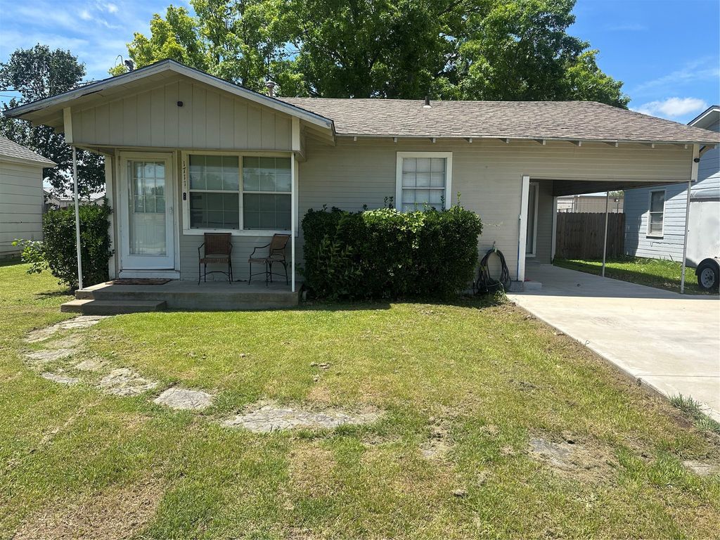 1711 Redwood Drive, Cleburne, TX 76033