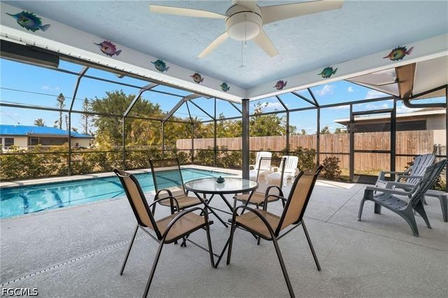 1015 SE 25th LN, Cape Coral, FL 33904