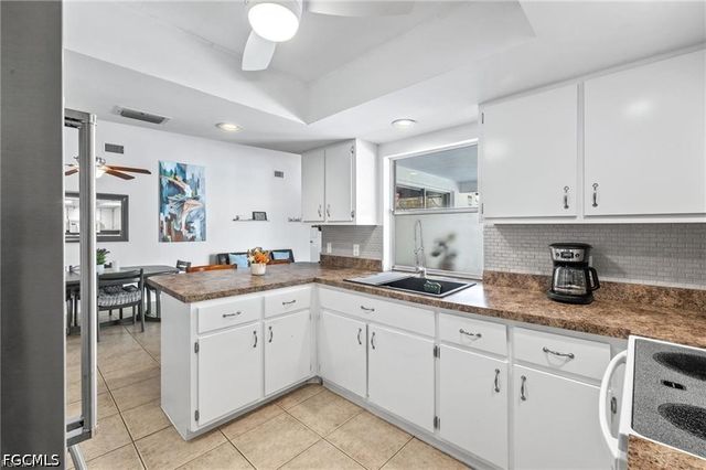 1015 SE 25th LN, Cape Coral, FL 33904
