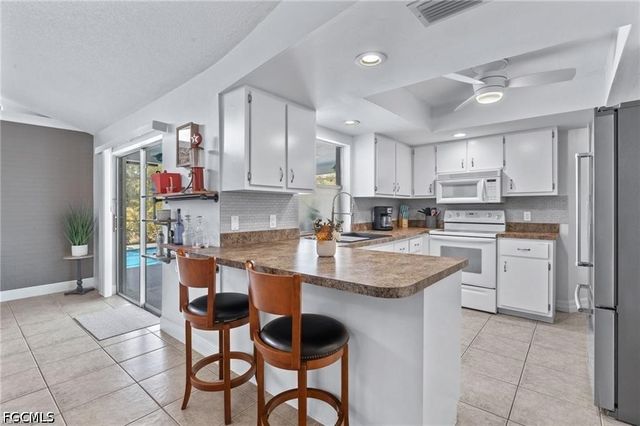 1015 SE 25th LN, Cape Coral, FL 33904