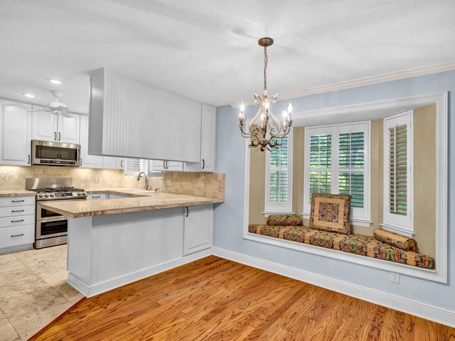 700 NE Country Club Avenue, Fort Walton Beach, FL 32547