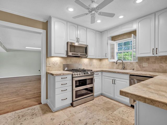 700 NE Country Club Avenue, Fort Walton Beach, FL 32547