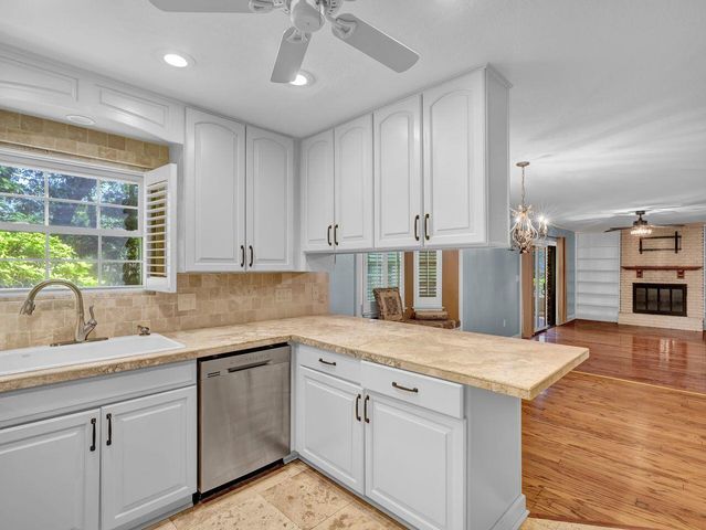 700 NE Country Club Avenue, Fort Walton Beach, FL 32547