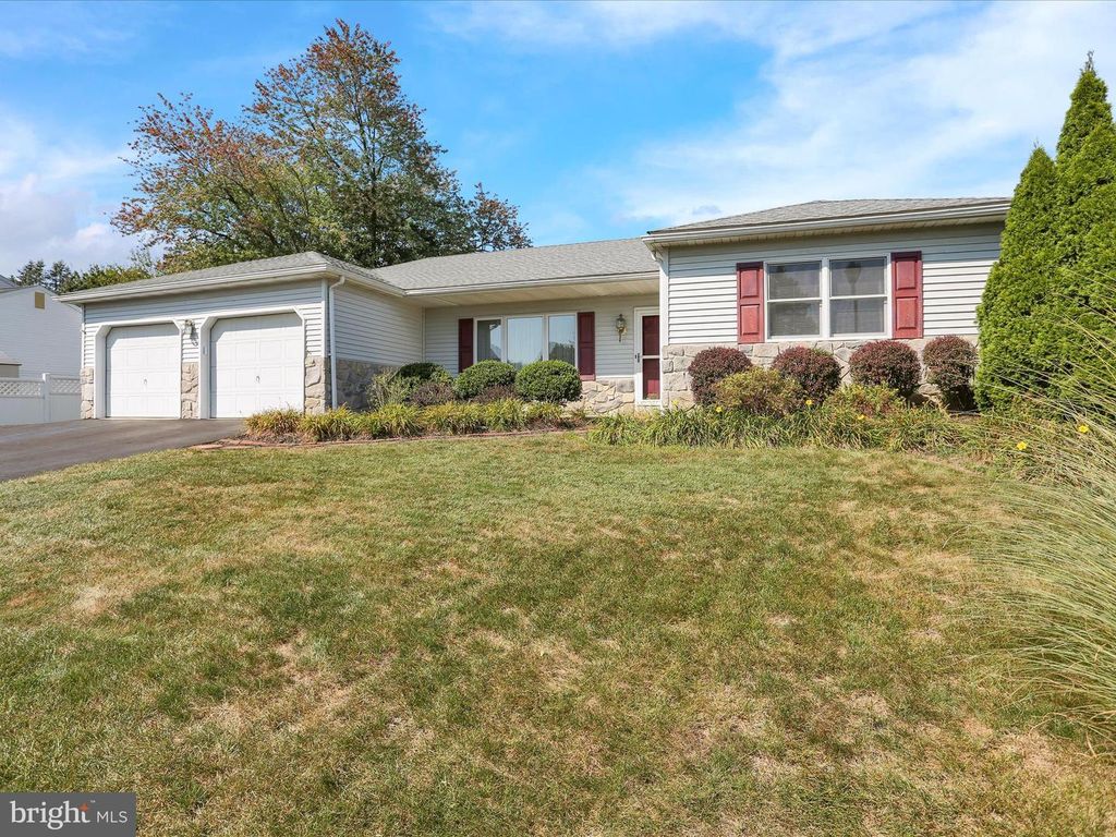 225 FAITH DR, Blandon, PA 19510