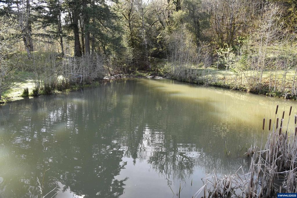 Image 17 of property listing at 3890 Mill Creek Rd Rd, Sheridan, OR 97378