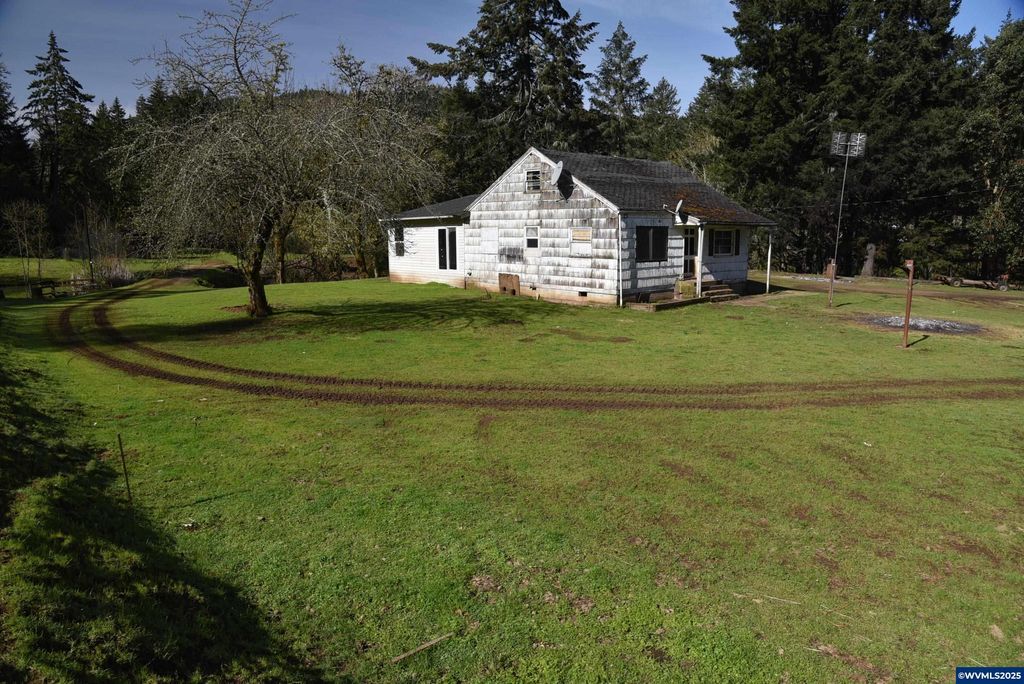 Image 2 of property listing at 3890 Mill Creek Rd Rd, Sheridan, OR 97378