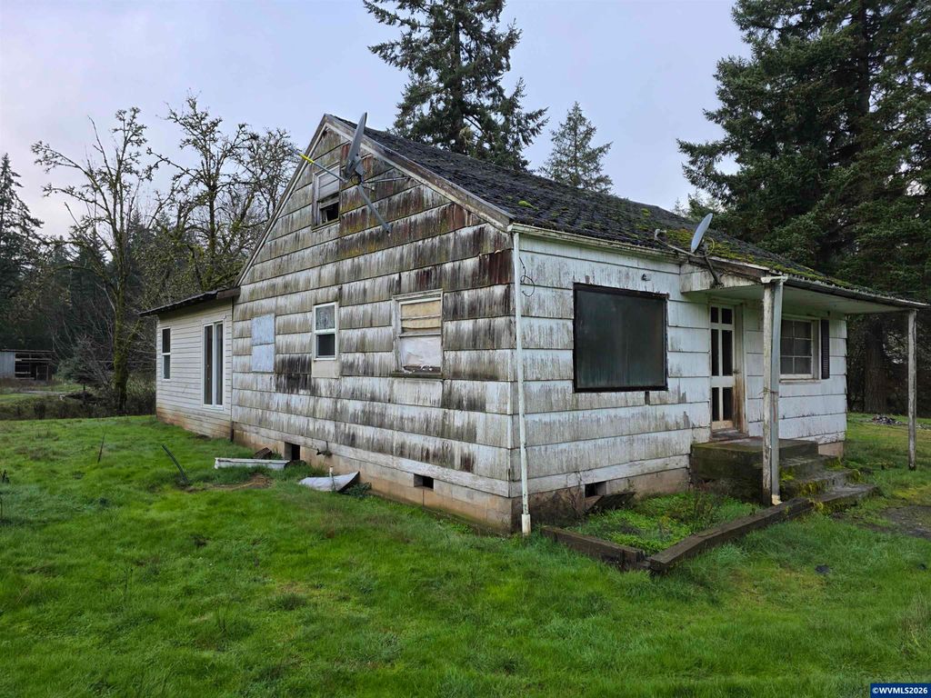 Image 32 of property listing at 3890 Mill Creek Rd Rd, Sheridan, OR 97378