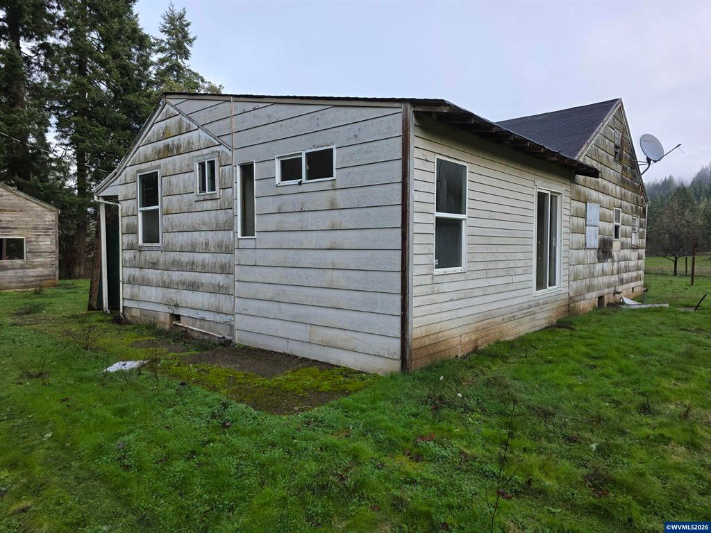 Image 33 of property listing at 3890 Mill Creek Rd Rd, Sheridan, OR 97378