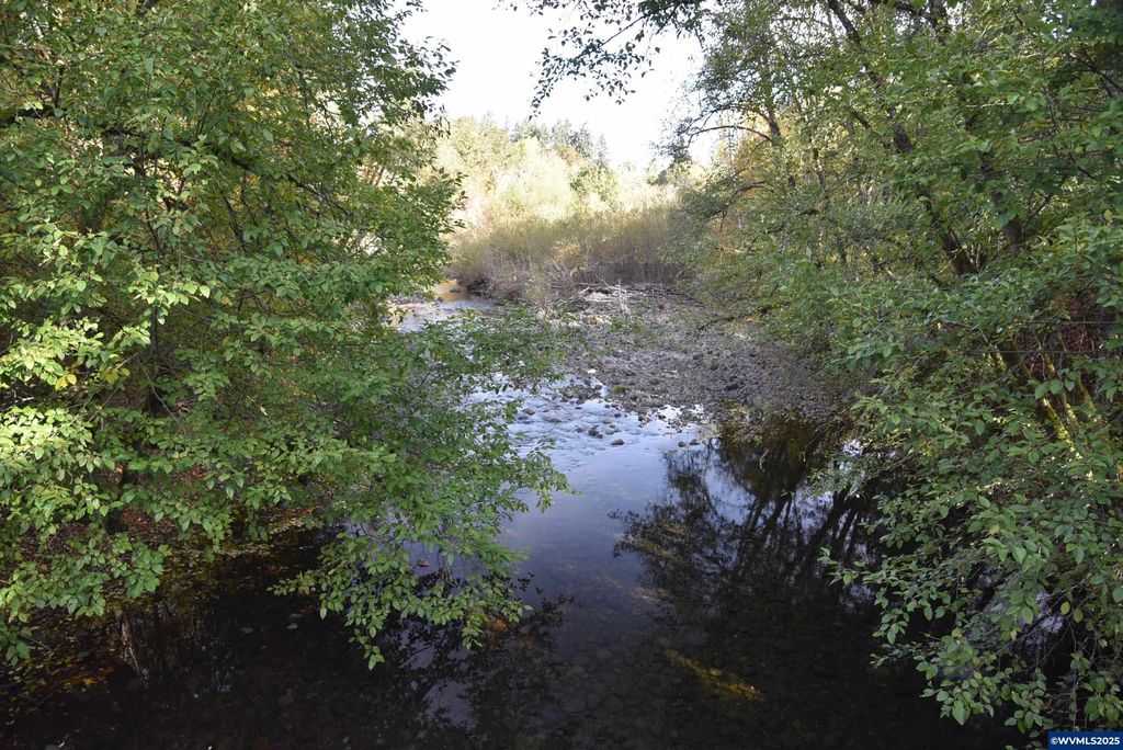 Image 8 of property listing at 3890 Mill Creek Rd Rd, Sheridan, OR 97378