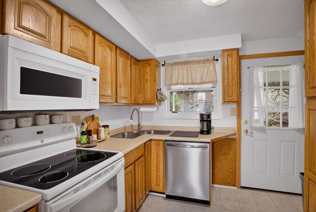 135 Saylong DRIVE, Penn Hills, PA 15235