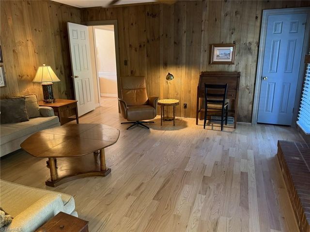 7525 Eppingwood Court, Clemmons, NC 27012