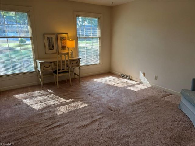 7525 Eppingwood Court, Clemmons, NC 27012