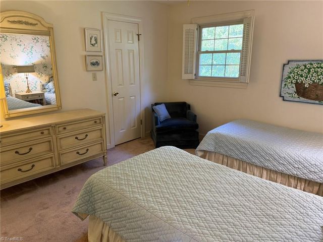 7525 Eppingwood Court, Clemmons, NC 27012