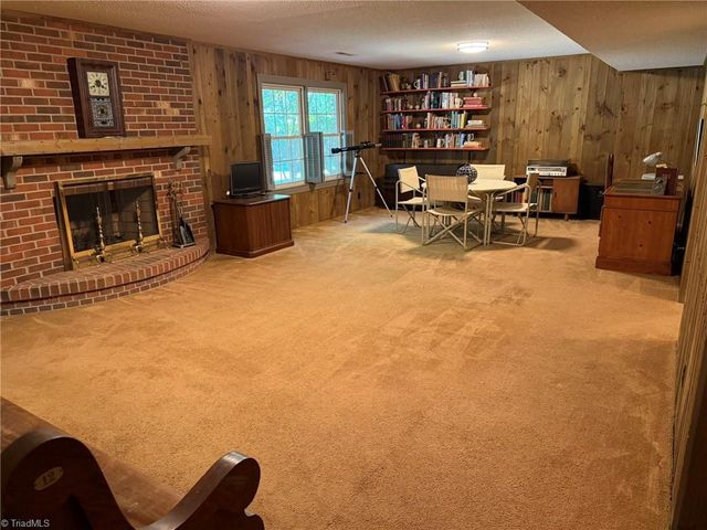 7525 Eppingwood Court, Clemmons, NC 27012