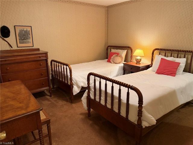 7525 Eppingwood Court, Clemmons, NC 27012