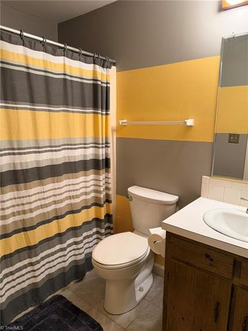 7525 Eppingwood Court, Clemmons, NC 27012