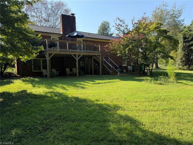 7525 Eppingwood Court, Clemmons, NC 27012