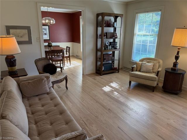 7525 Eppingwood Court, Clemmons, NC 27012