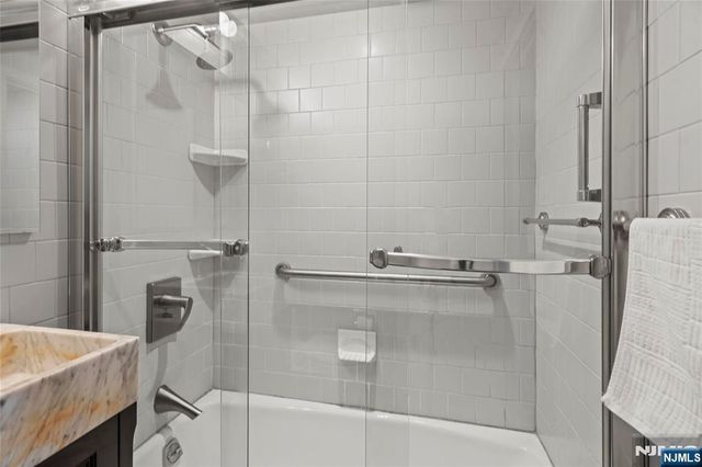 201 Saint Pauls Avenue 15k, Jersey City, NJ 07306