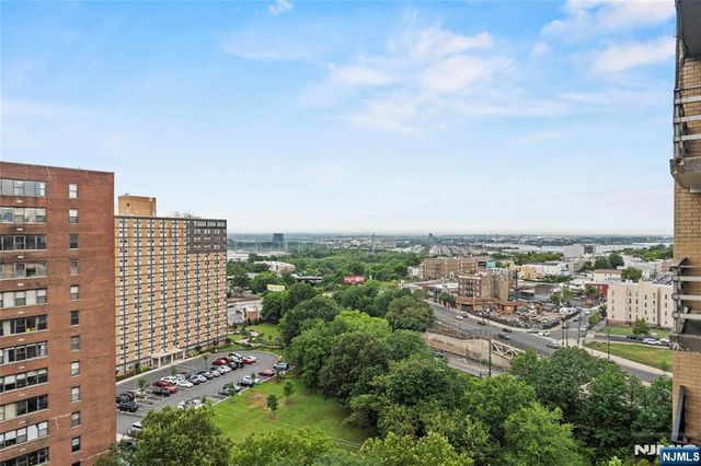 201 Saint Pauls Avenue 15k, Jersey City, NJ 07306