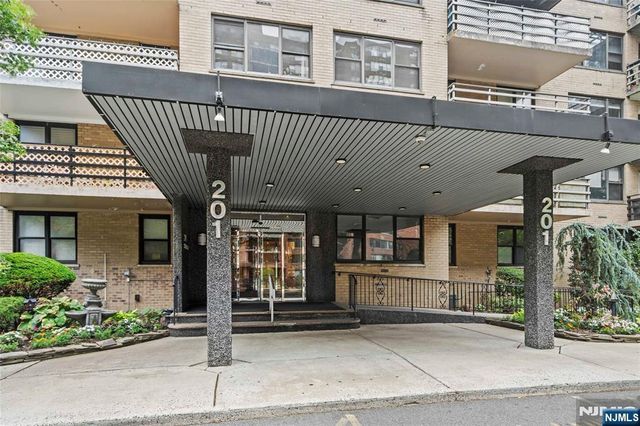 201 Saint Pauls Avenue 15k, Jersey City, NJ 07306