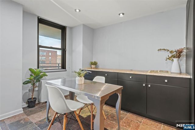 201 Saint Pauls Avenue 15k, Jersey City, NJ 07306