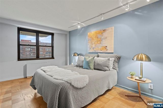 201 Saint Pauls Avenue 15k, Jersey City, NJ 07306