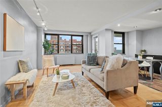 201 Saint Pauls Avenue 15k, Jersey City, NJ 07306