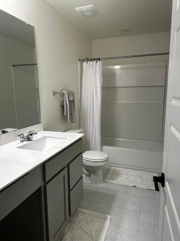 7311 Gray Catbird DR 35, Austin, TX 78744