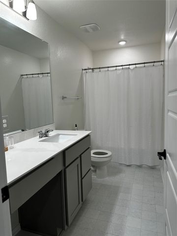 7311 Gray Catbird DR 35, Austin, TX 78744