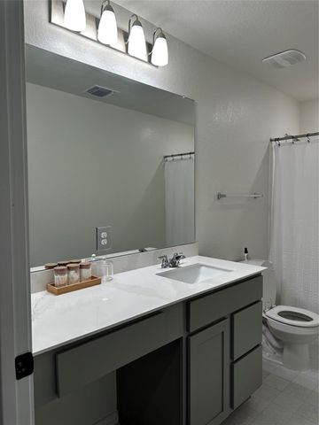 7311 Gray Catbird DR 35, Austin, TX 78744