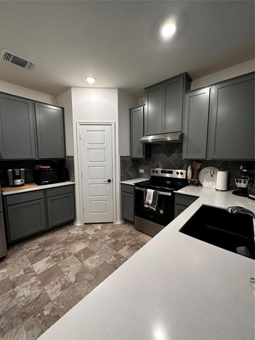 7311 Gray Catbird DR 35, Austin, TX 78744