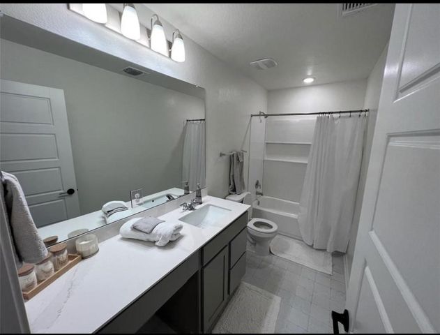 7311 Gray Catbird DR 35, Austin, TX 78744