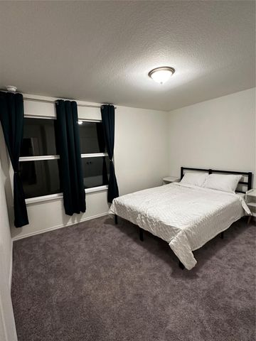 7311 Gray Catbird DR 35, Austin, TX 78744