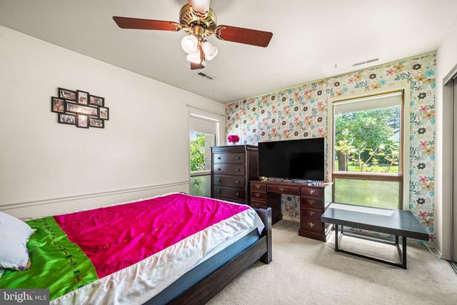 55 VIBURNUM LN, Mount Laurel, NJ 08054