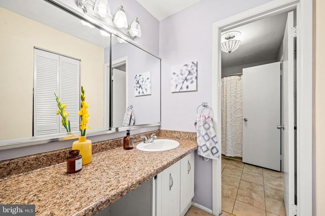 55 VIBURNUM LN, Mount Laurel, NJ 08054