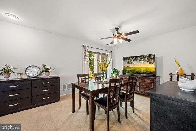 55 VIBURNUM LN, Mount Laurel, NJ 08054